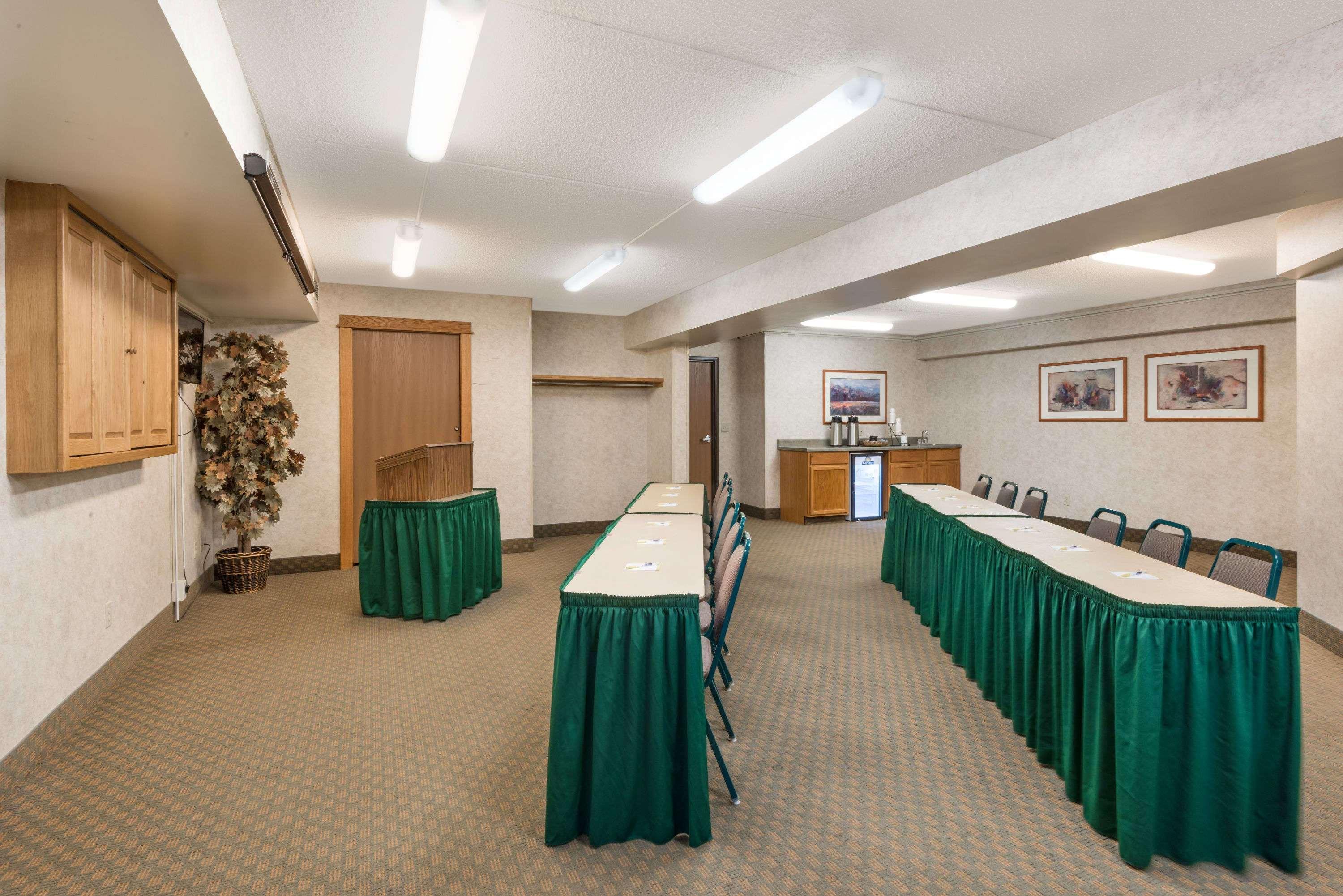 Days Inn & Suites By Wyndham Bozeman Buitenkant foto