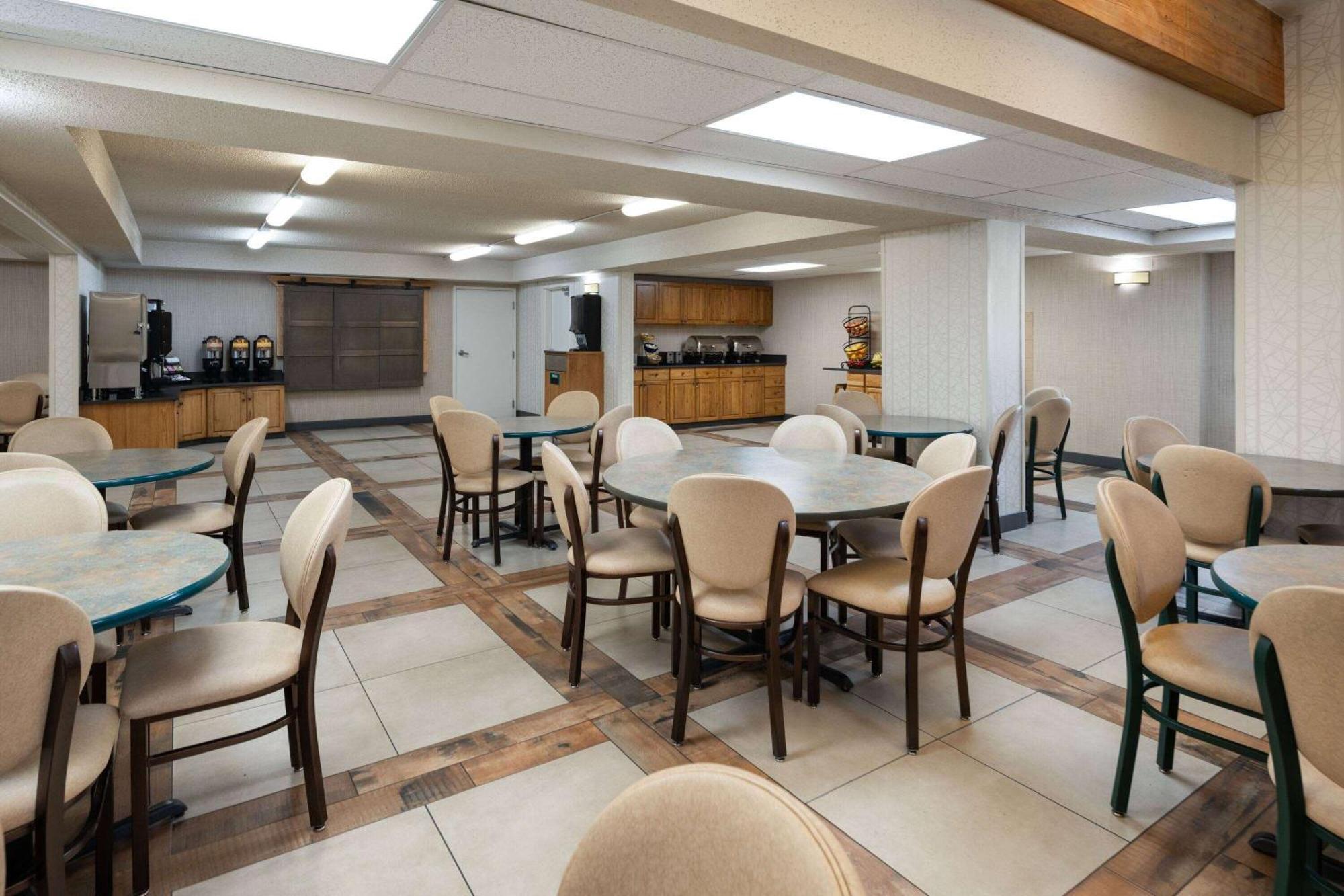 Days Inn & Suites By Wyndham Bozeman Buitenkant foto