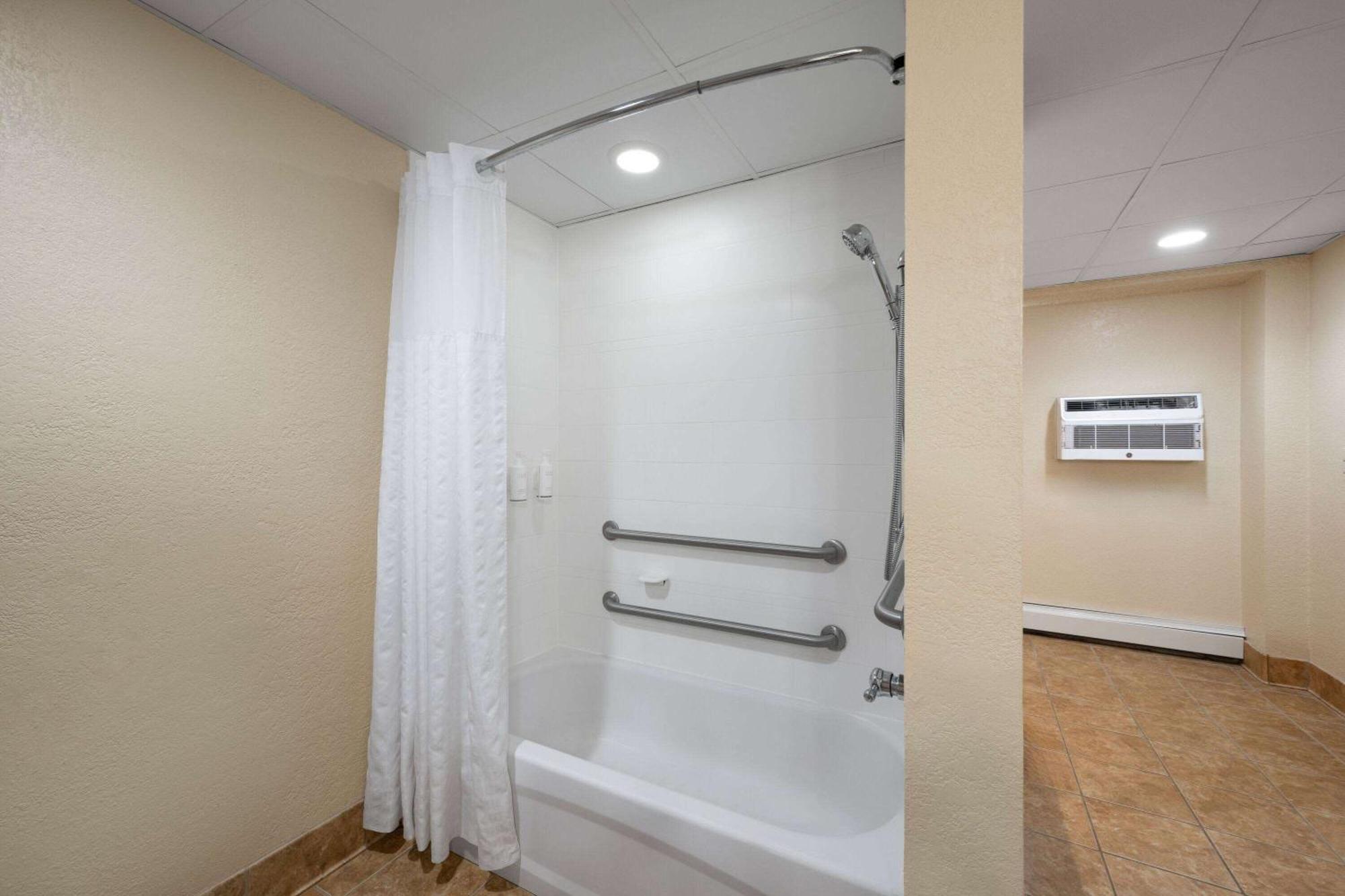 Days Inn & Suites By Wyndham Bozeman Buitenkant foto