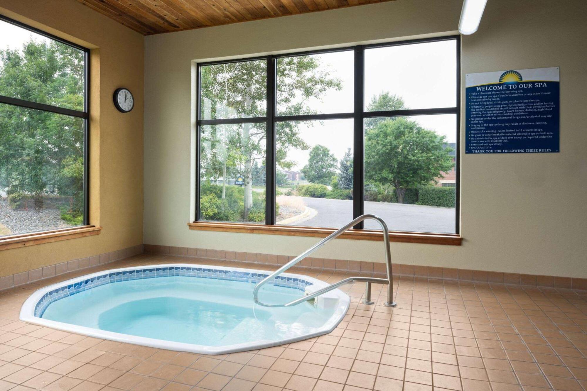 Days Inn & Suites By Wyndham Bozeman Buitenkant foto