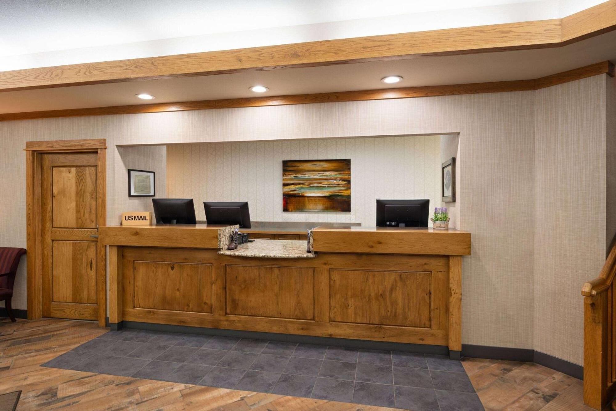Days Inn & Suites By Wyndham Bozeman Buitenkant foto